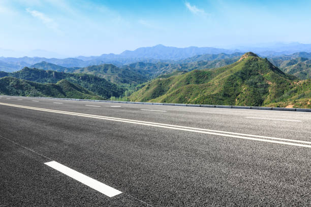 istock Asphalt road in the mountains 822610478