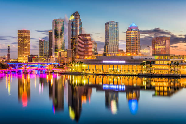 istock Tampa, Florida, USA Skyline 822641528
