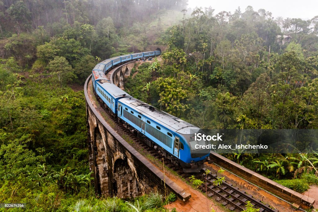 Demodara de neuf Arches pont à Ella, au Sri Lanka. - Photo de Antique libre de droits