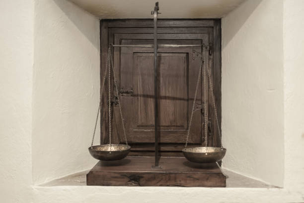 istock Beutiful old balance in an old pharmacy in Italy 822719850