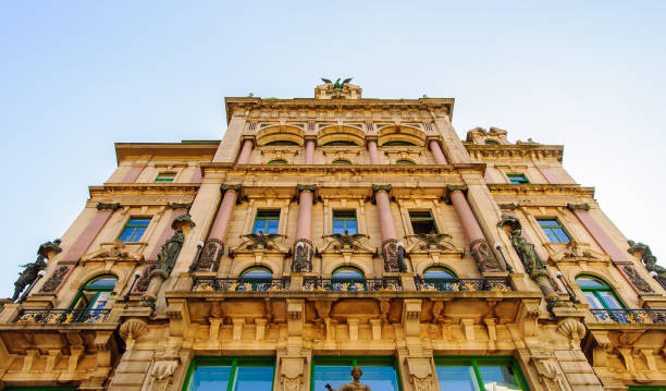 istock Buinding at Stephansplatz (Stephen's Square), a square at the geographical centre of Vienna, Austria. 822909040