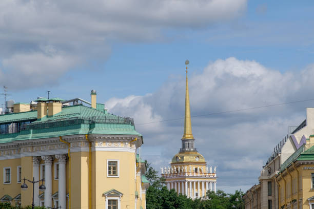 istock saint petersburg 822925080