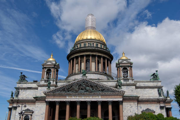 istock saint petersburg 822932752