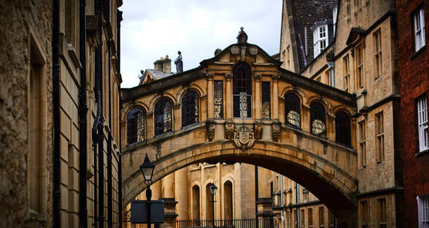 istock Bridge of sighs Oxford 823059126