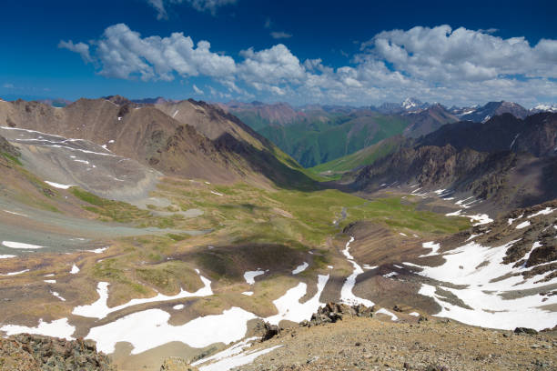 istock Altyn Arashan landscape. 823199894
