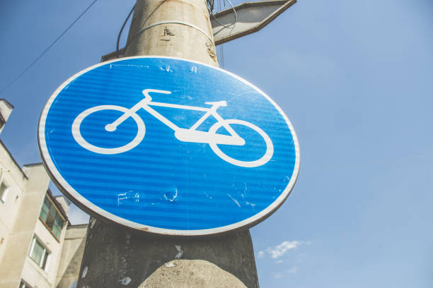 istock Route for pedal cycles only sign 823252510