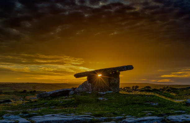 istock Poulnabrone Dolman Sun Burst 823267328