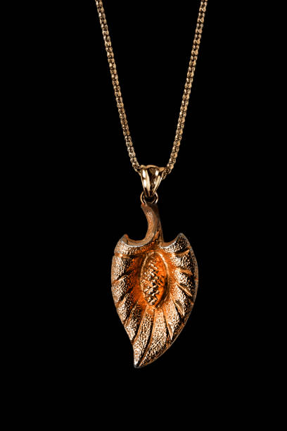 istock Golden necklace isolated 823279304