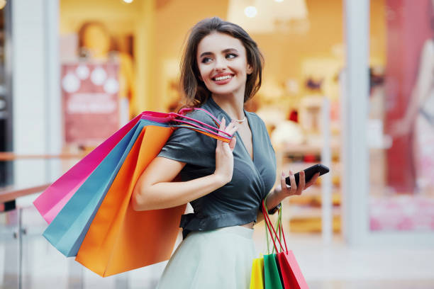 istock Pretty girl shopping 823334770
