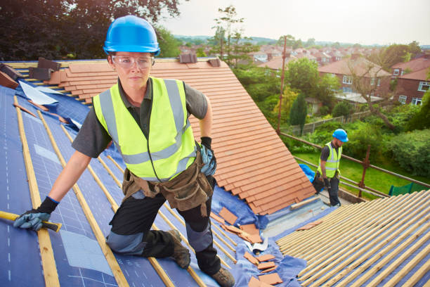 istock proud female roofer 823339448