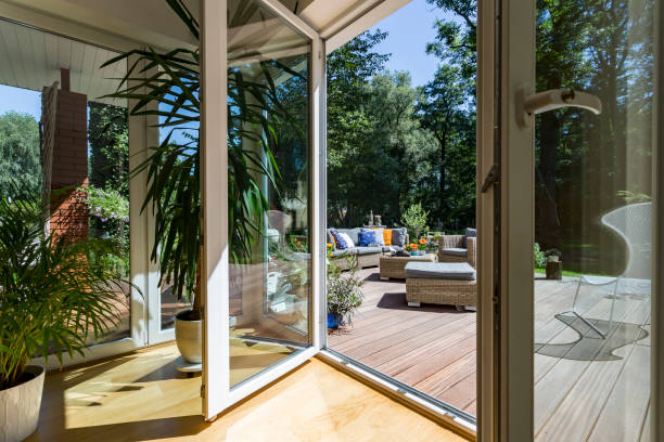 istock House with spacious porch 823369762
