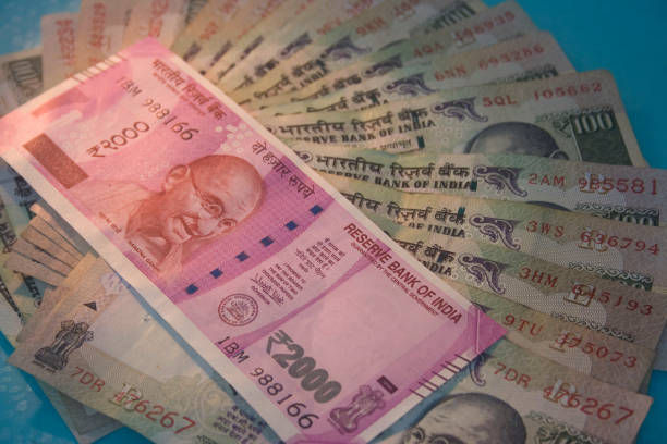 istock indian money 2000,100 rupees 823402918
