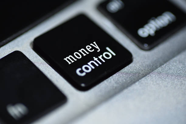 istock Online money managment 823607306