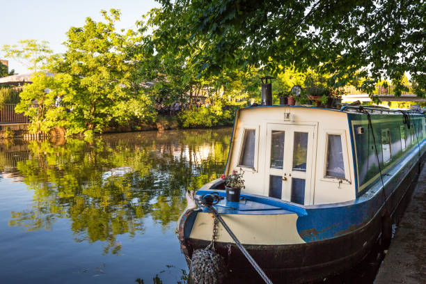 little venice - narrow boat stock-fotos und bilder