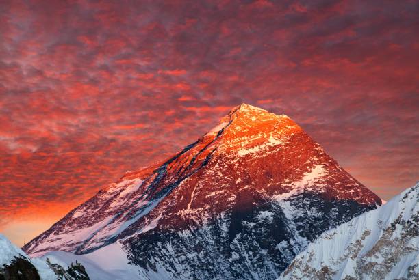 istock Evening colored view of Mount Everest from Gokyo Ri 823615452