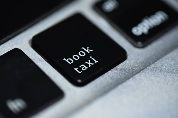 istock Book taxi online 823615898