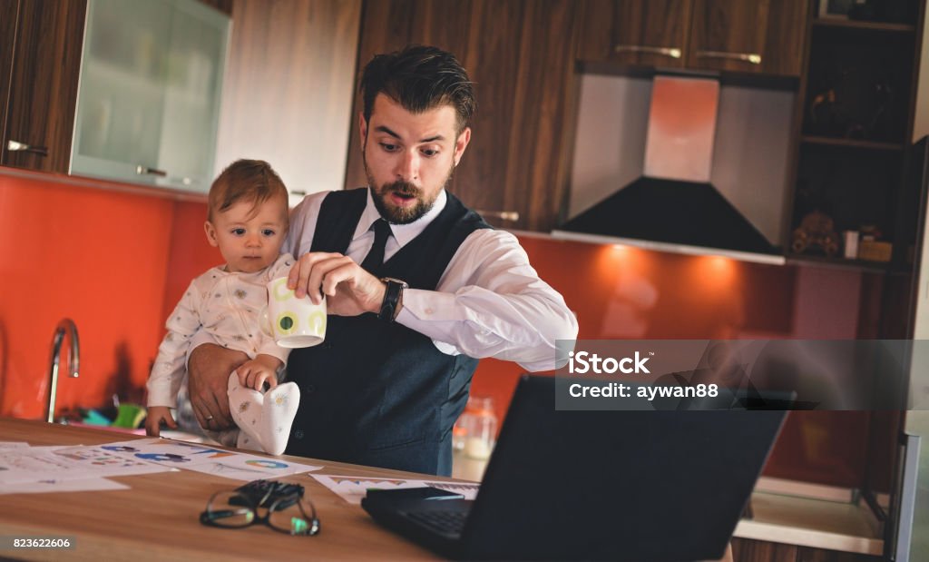 Später bei der Arbeit - Lizenzfrei Dringlichkeit Stock-Foto