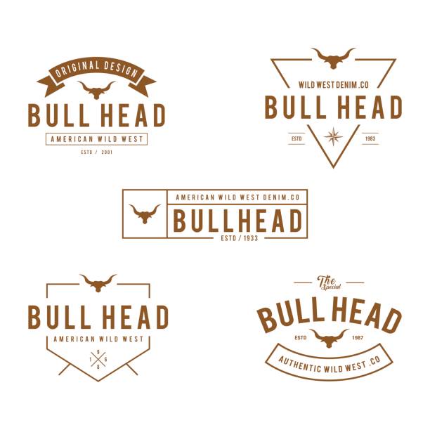 vintage label mit silhouette der bull kopf, texas wild-west-thema in weißem hintergrund - texas longhorn cattle stock-grafiken, -clipart, -cartoons und -symbole