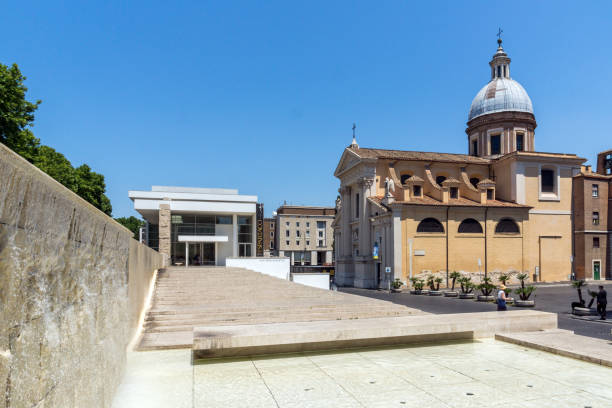 splendida vista della chiesa di san rocco all'augusteo a roma, italia - san rocco foto e immagini stock