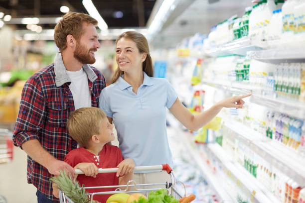 istock Family making choice in supermarket 823701264