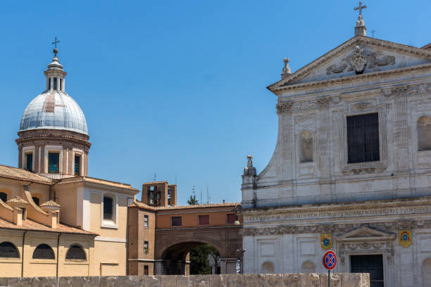 splendida vista della chiesa di san rocco all'augusteo a roma, italia - san rocco foto e immagini stock