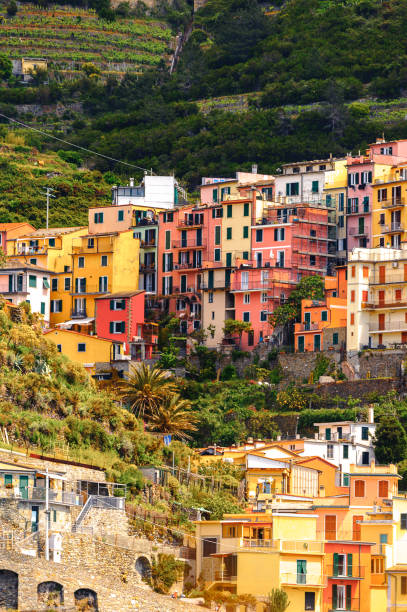 case sulle montagne di manarola (manaea), un piccolo paese in provincia di la spezia, liguria, italia. è una delle terre delle cinque terre, patrimonio mondiale dell'unesco - 18635 foto e immagini stock