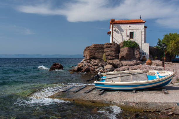 istock Chapel in Skala Skamineas 823772518