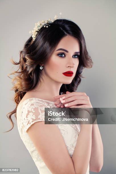 Nice Girl Fashion Model Bride In White Dress Wedding Makeup And Hair Style  Stock Photo - Download Image Now - iStock