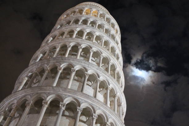 tower of pisa pisa tower night view pisa leaning tower of pisa tower famous place stock pictures, royalty-free photos & images