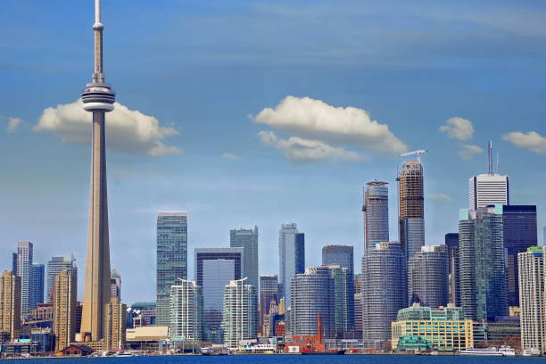 istock Skyline of the financial district 823908424