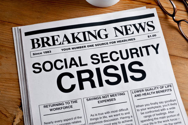 manchete de "crise da segurança social" - home finances recession newspaper finance - fotografias e filmes do acervo