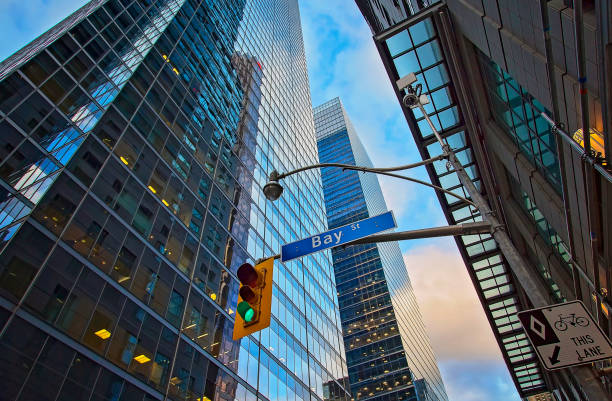 istock Skyline of the financial district 823912886