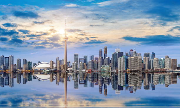 toronto skyline - toronto stock-fotos und bilder