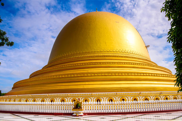 istock Haung Mu Do Pagoda, Sagaing, Myanmar 823950500