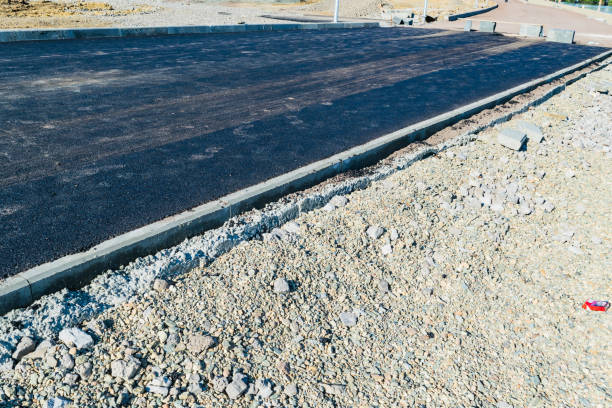 istock Fresh asphalt. Tracks for sports in a park under construction. 824016614