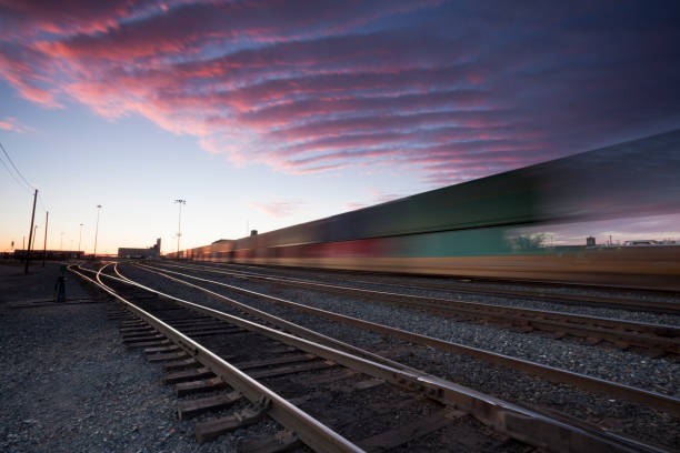 moose jaw saskatchewan pociąg towarowy - rail freight zdjęcia i obrazy z banku zdjęć