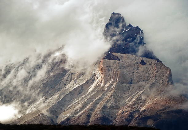 торрес дель пейн поход - argentina patagonia andes landscape стоковые фото и изображения