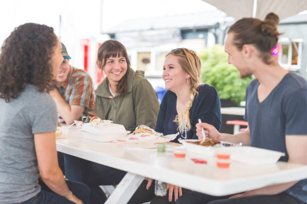 istock Food Cart Customers 824109028