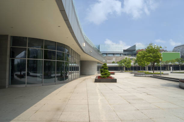 istock empty pavement and modern buildings in city 824126286