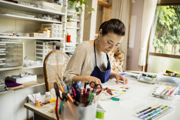 istock Glass craft artists making at home studio 824142320