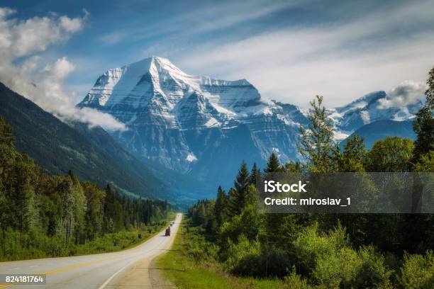 Yellowhead Highway In Mt Robson Provincial Park Kanada Stockfoto und mehr Bilder von Kanada