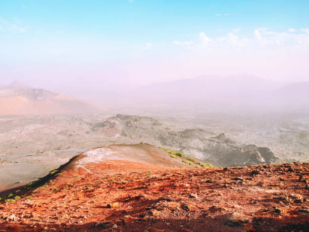 belle vue sur les champs de lave à tenerife. - el teide national park photos et images de collection