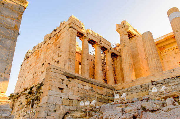 propylaea, gateway to the acropolis of athens. unesco world hetiage site. - 16315 imagens e fotografias de stock