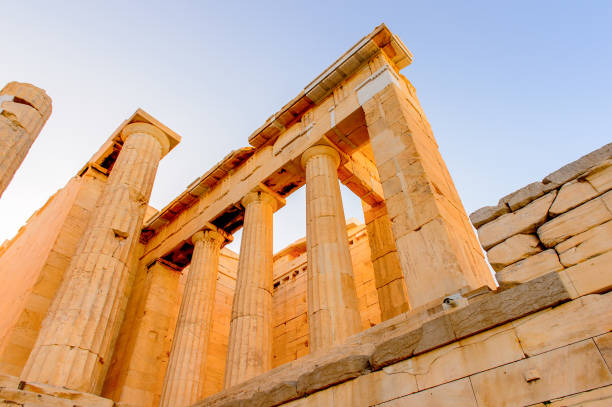 propylaea, gateway to the acropolis of athens. unesco world hetiage site. - 16330 imagens e fotografias de stock