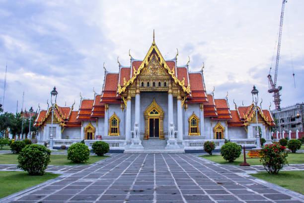 istock Wat Benchamabophit Dusitwanaram, The Marble Temple 824324182