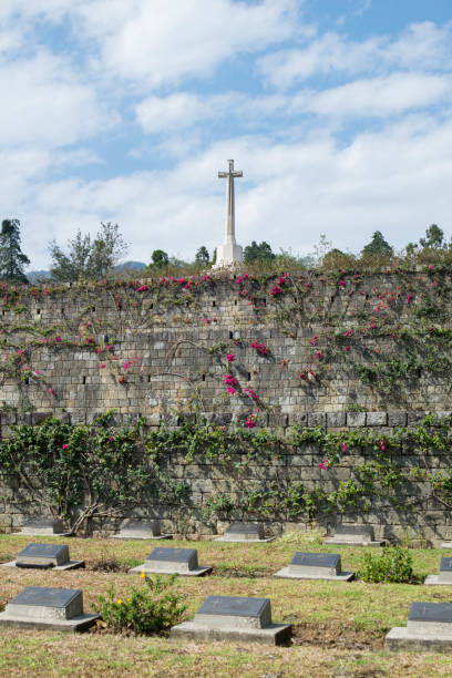 cemitério de guerra kohima em nagaland, índia - indiana world war memorial - fotografias e filmes do acervo