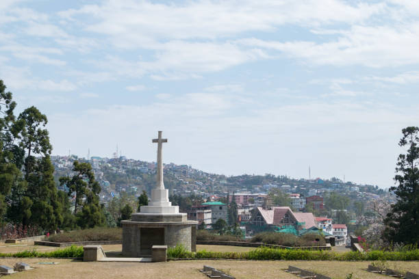 cemitério de guerra kohima em nagaland, índia - indiana world war memorial - fotografias e filmes do acervo