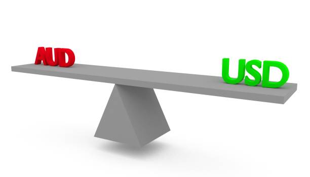 istock Currencies on seesaw 824366220