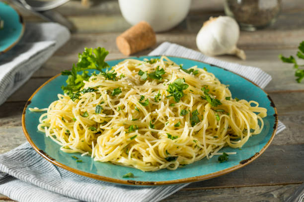 istock Garlic and Parsley Agnel Hair Pasta 824554590