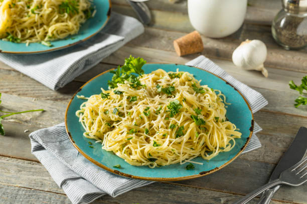 istock Garlic and Parsley Agnel Hair Pasta 824555254
